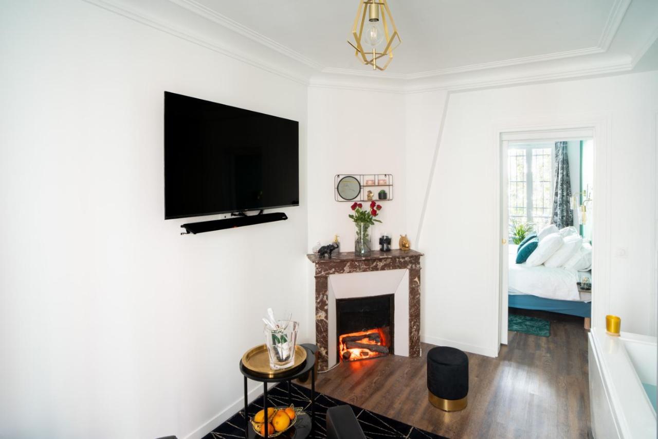 Suite L'Eclipse Paris, Logement Avec Jacuzzi, A 10 Minutes Des Champs Elysees Levallois-Perret Luaran gambar