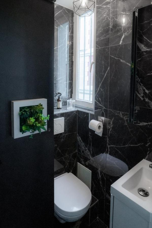 Suite L'Eclipse Paris, Logement Avec Jacuzzi, A 10 Minutes Des Champs Elysees Levallois-Perret Luaran gambar